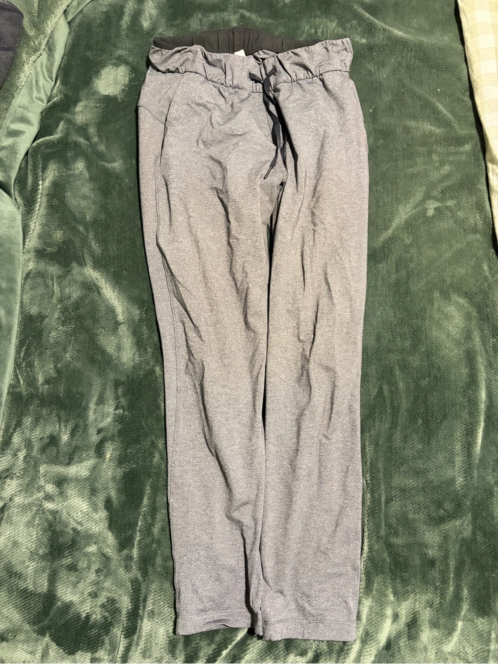 Lululemon On The Fly Pant - size 4